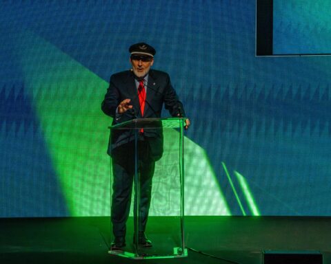 Nel 2025 FS Italiane ha investito 18 miliardi di euro, introdotto 241 nuovi mezzi e riportato in orario oltre 35mila treni: risultati chiave di una strategia centrata su mobilità ferroviaria, puntualità e sostenibilità.