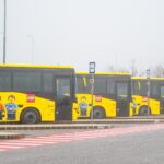 15 autobus IVECO BUS per il trasporto quotidiano dei dipendenti LEGO in Ungheria: comfort, sicurezza e design colorato al servizio della mobilità aziendale sostenibile.
