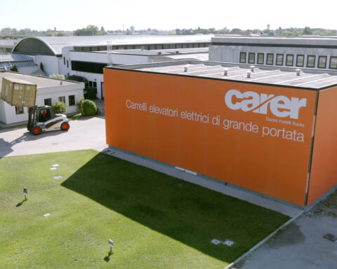 La sede centrale di Carer a Cotignola (RA), cuore tecnologico e strategico dell’azienda italiana specializzata in carrelli elevatori elettrici.