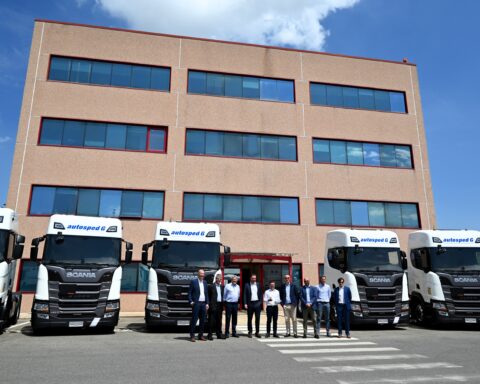 Il Gruppo Gavio rinnova la fiducia in Scania con un'importante fornitura di veicoli Super e servizi avanzati per la gestione della flotta, puntando su efficienza operativa e sostenibilità nel trasporto a lunga percorrenza.