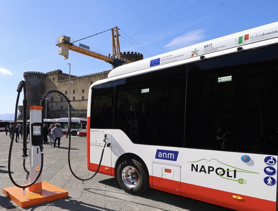 M Fleet si occuperà della gestione pneumatici autobus della flotta ANM di Napoli: oltre 500 mezzi coperti da un contratto full service a costo chilometrico.