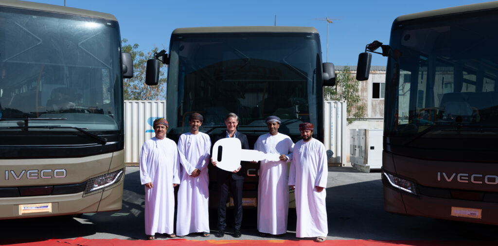 IVECO BUS rafforza il trasporto interurbano in Oman con tre veicoli CROSSWAY 2