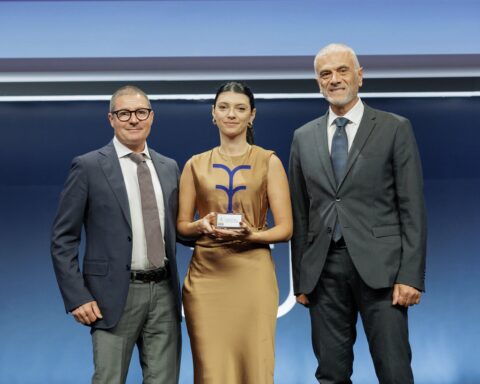 (da sinistra a destra) Michele Mazzaro, Senior Manager Channel Sales IT; Chiara Indirli, Regional Marketing Manager IT and Maurizio Di Blasio, Senior Sales Engineer IT