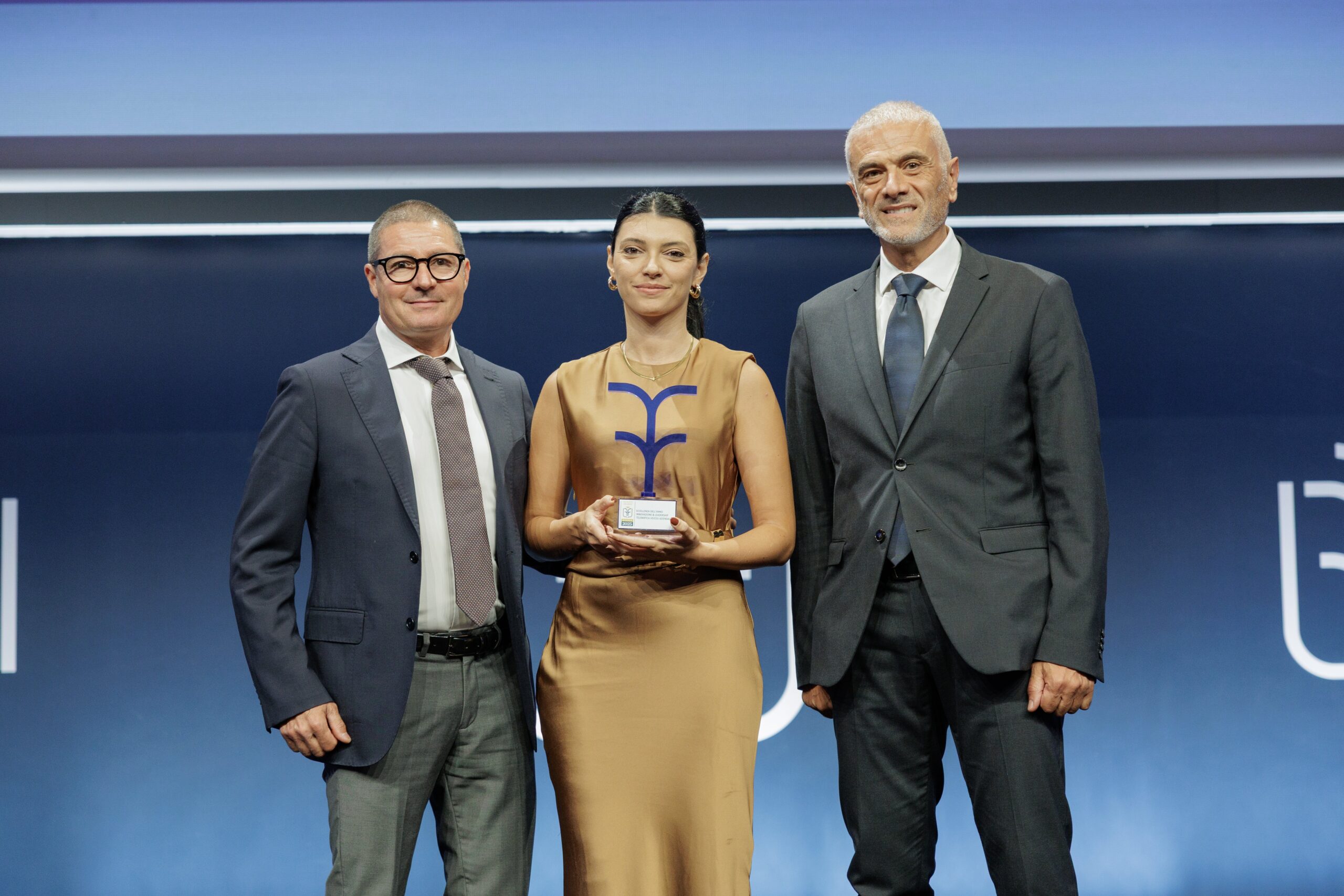 (da sinistra a destra) Michele Mazzaro, Senior Manager Channel Sales IT; Chiara Indirli, Regional Marketing Manager IT and Maurizio Di Blasio, Senior Sales Engineer IT