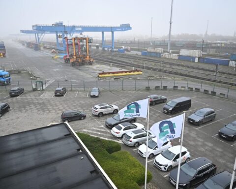 L’inaugurazione del progetto Modalink al Terminal Antwerp Mainhub sancisce un nuovo capitolo nella collaborazione tra Lineas e FS Logistix, con l’obiettivo di rafforzare l’intermodalità tra Belgio e Italia e promuovere una logistica europea più sostenibile.
