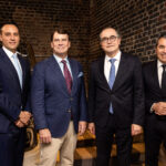 Ford e Renault Group consolidano la loro presenza nel mercato europeo unendo competenze industriali e progettuali per sviluppare nuovi veicoli elettrici, puntando su sostenibilità, efficienza e innovazione.