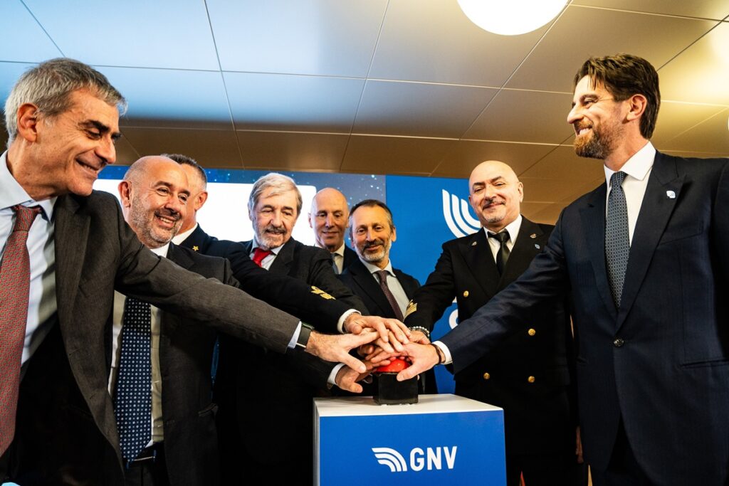 GNV, primo bunkeraggio di bio-GNL a Genova: svolta sostenibile per i traghetti italiani 2