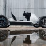 Donut Lab e WATT Electric Vehicles presentano una piattaforma EV innovativa con motori a ruota integrati e chassis in alluminio ultraleggero. Progettata per versatilità e prestazioni elevate, sarà svelata al CES 2026, aprendo nuove possibilità per la mobilità elettrica su strada e fuoristrada.