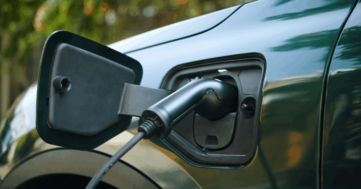 L’analisi dell’andamento del mercato auto elettriche in Italia evidenzia l’impatto positivo degli incentivi ISEE e le prospettive future secondo l’associazione Motus-E.