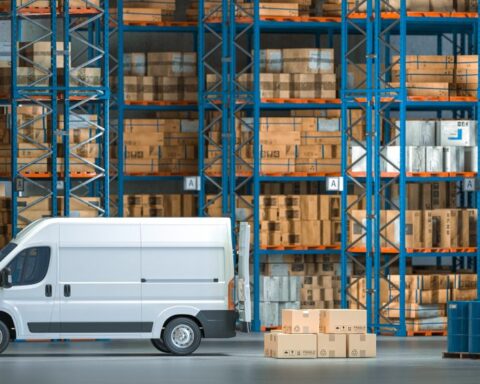 A novembre 2025 i veicoli commerciali elettrici crescono al 4,3%, mentre il mercato totale cala del 3,3%.