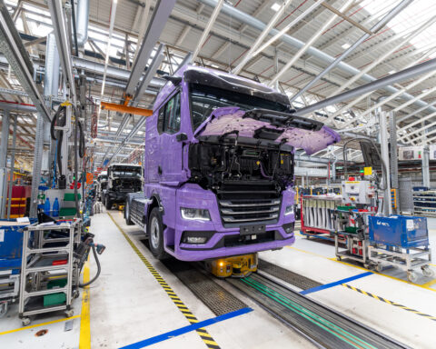 MAN accelera sui camion elettrici: cresce la produzione a Monaco e si amplia la strategia industriale europea.