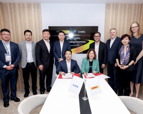 CATL e DHL rafforzano la collaborazione per sviluppare corridoi merci elettrificati e soluzioni logistiche a basse emissioni in Europa.