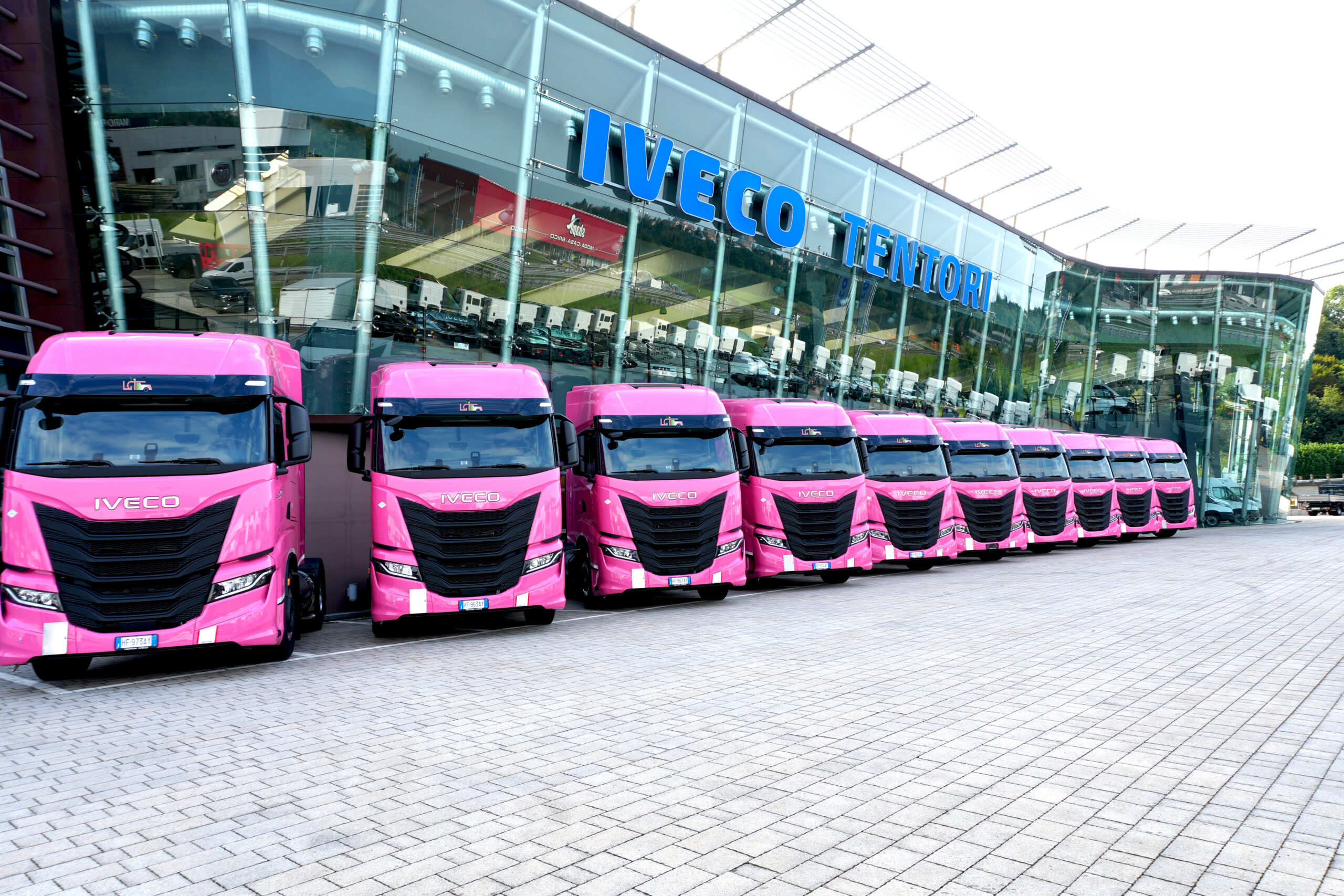 Dieci nuovi IVECO S-Way LNG entrano nella flotta di LGT Autotrasporti Laverde per le attività di trasporto intermodale.