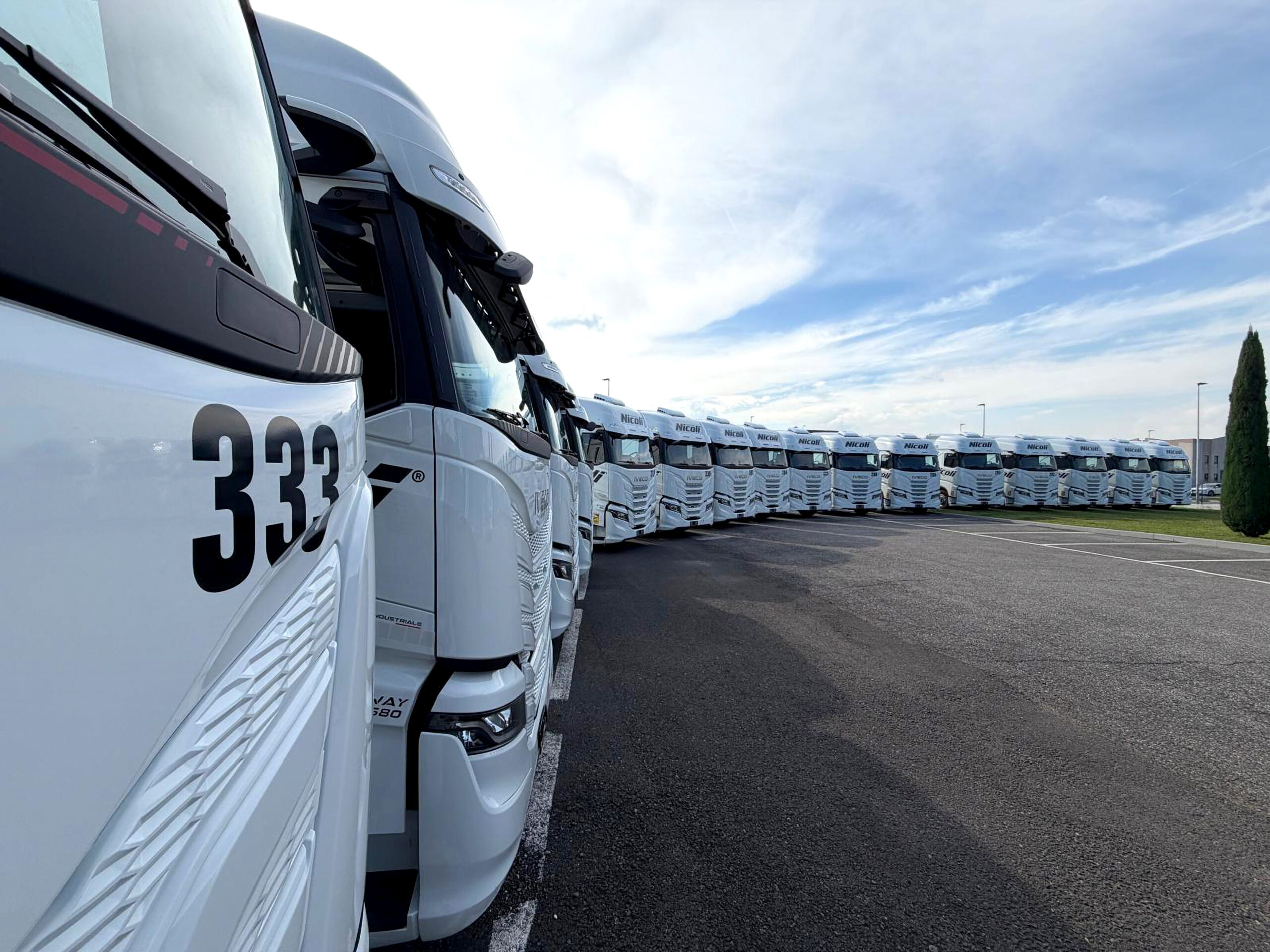 IVECO consegna a Nicoli Trasporti i primi 50 S-Way di una fornitura complessiva di 100 mezzi per lungo raggio.