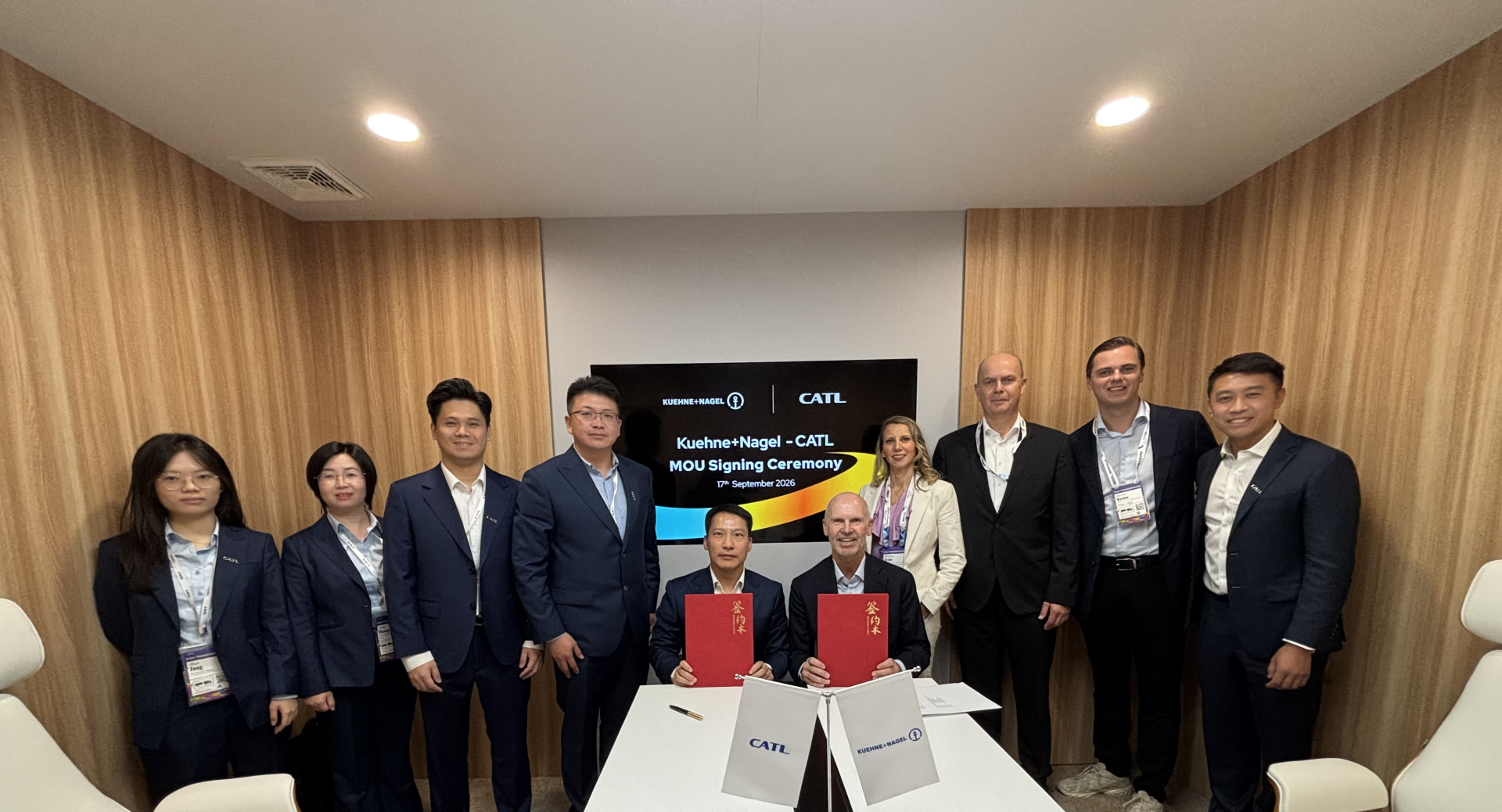 Kuehne+Nagel e CATL hanno intrapreso una collaborazione su camion elettrici, batterie, riciclo e infrastrutture energetiche per ridurre le emissioni logistiche.