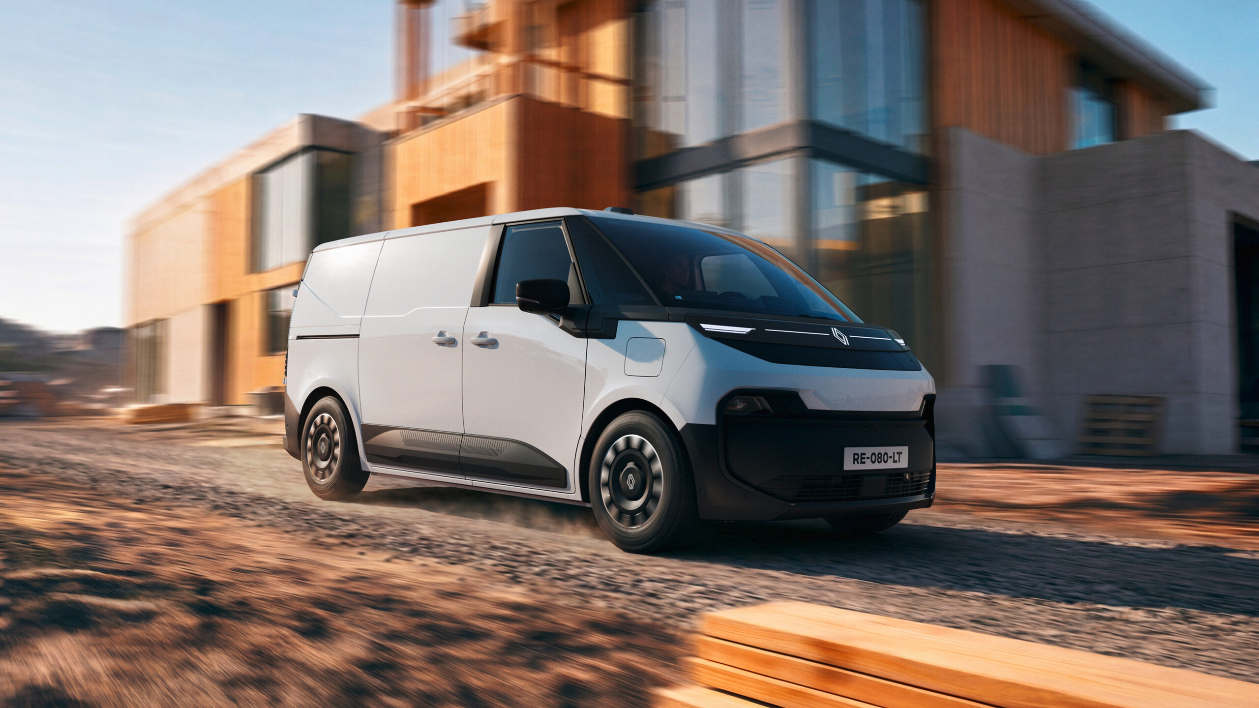 Renault presenta all’IAA Transportation 2026 il Trafic Van E-Tech Electric, nuovo protagonista della strategia sui veicoli commerciali elettrici.