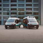 IVECO BUS presenta eFLEXY Line ed eFLEXY City, nuovi minibus elettrici da 6 metri per servizi urbani e interurbani.