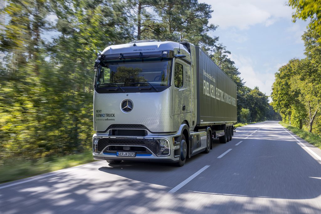 Camion elettrici, Daimler Truck: per oltre il 40% dei gestori di flotte sono più convenienti del diesel 2