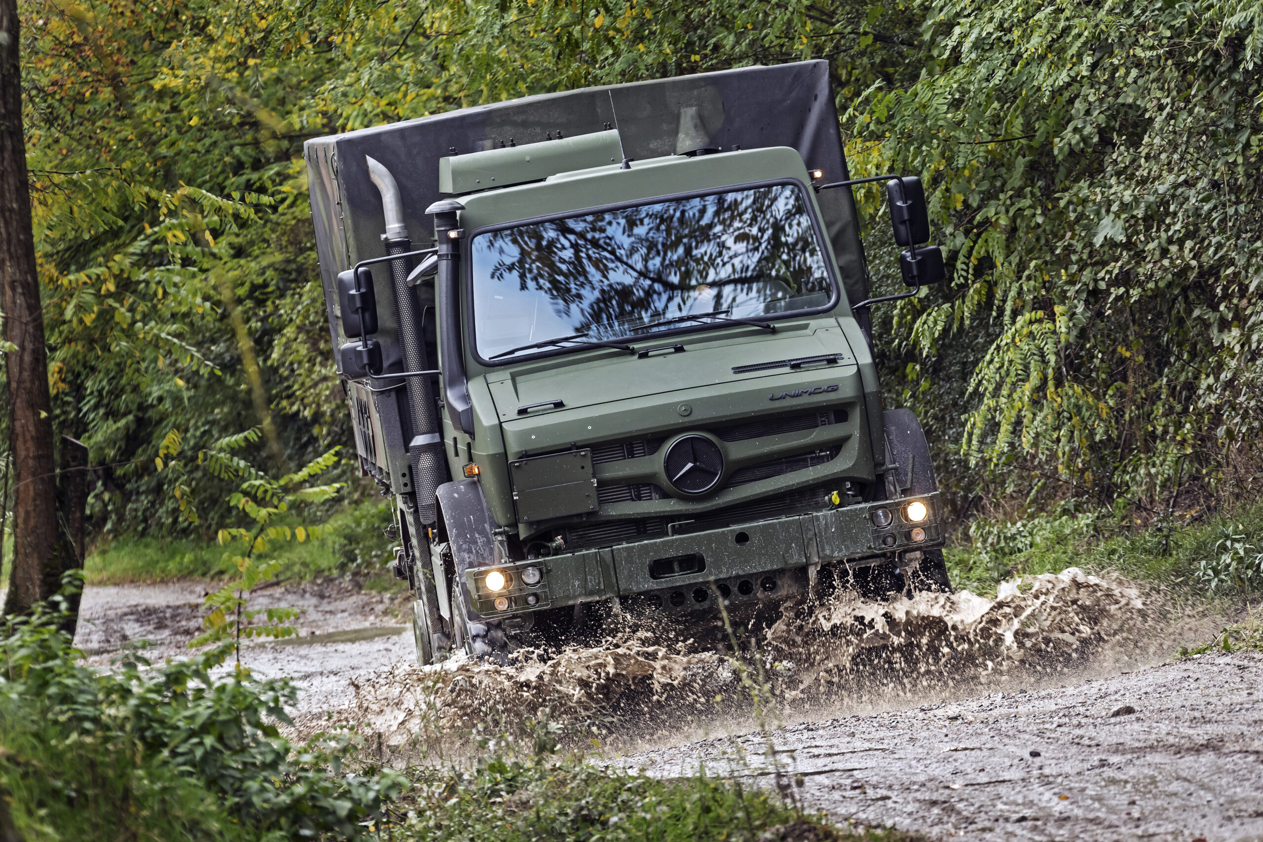 Un Mercedes-Benz Unimog in configurazione operativa: Daimler Truck Defence fornirà 61 veicoli alla New Zealand Defence Force nell’ambito del programma di rinnovo della flotta logistica e di supporto, con consegne previste dal 2027.