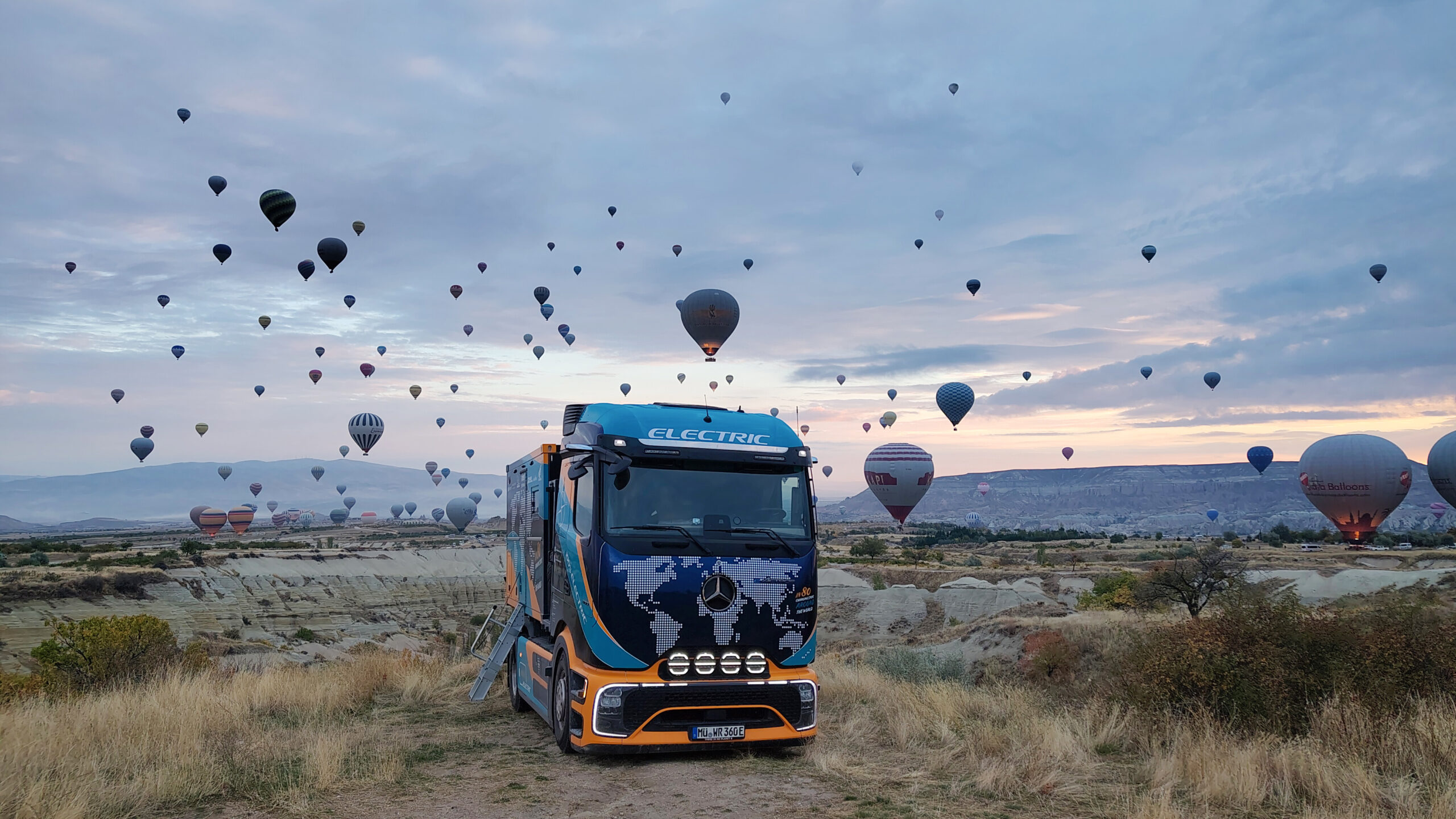 Il Mercedes-Benz eActros 600 di Tobias Wagner percorre 3.500 chilometri fino alla Turchia con tre soste di ricarica.