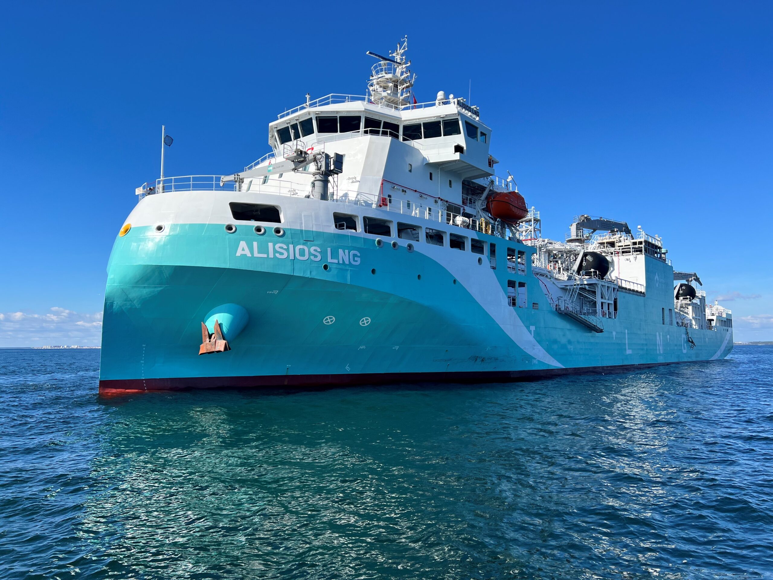 Axpo completa a Valencia il primo bunkering GNL, rifornendo una portacontainer con combustibile composto per oltre metà da bio-GNL.
