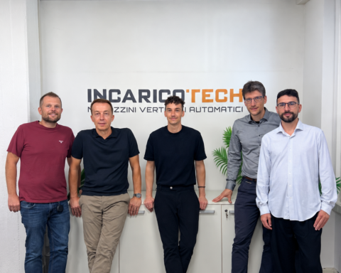 Nella foto, da sinistra: Riccardo Mari, Responsabile tecnico e di sviluppo di Incaricotech; Loris Gasparini, CEO e Founder di Incaricotech; Luca Tebano, Responsabile marketing e sostenibilità di Incaricotech; Daniel Goldner, Senior Consultant di Induvation; Paolo Bonanno, Software Architect di Incaricotech.