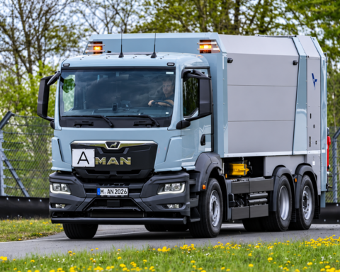 MAN Truck & Bus Italia debutta a Ecomondo 2026 con veicoli elettrici e soluzioni tecnologiche dedicate ai servizi ambientali.