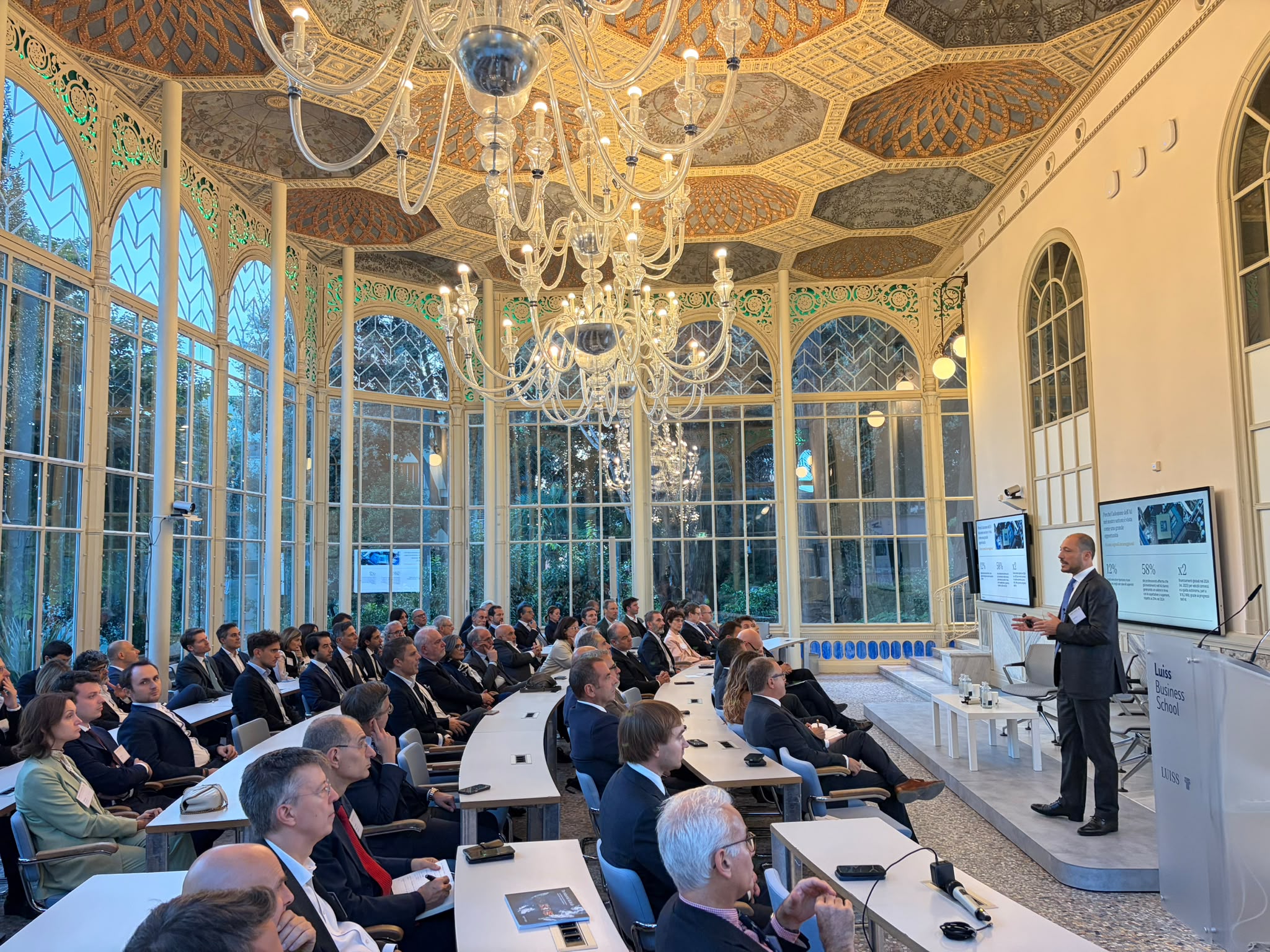 Federico Ucci, Partner di Oliver Wyman, ha presentato a Roma lo studio The Industrial AI Divide sull’adozione dell’intelligenza artificiale.