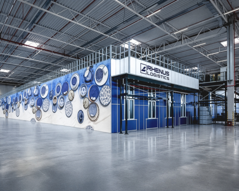 Rhenus inaugura in Polonia un sistema AutoStore con oltre 100 robot, potenziando automazione logistica e gestione degli ordini e-commerce.