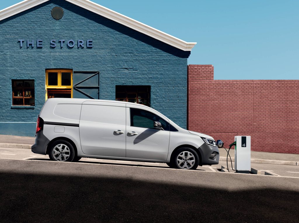 Renault Kangoo VAN, più autonomia e nuove tecnologie per i modelli elettrici 2