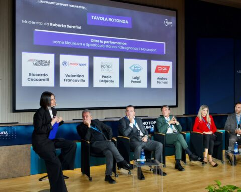 L’ANFIA Motorsport Forum 2026 ha riunito a Milano aziende e protagonisti della filiera per discutere innovazione, sicurezza, digitalizzazione e prospettive dell’industria italiana del motorsport.