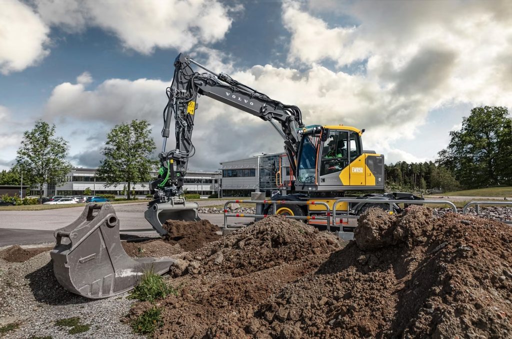 Volvo a Ecomondo 2026: elettrificazione tra camion, macchine da cantiere e auto 2