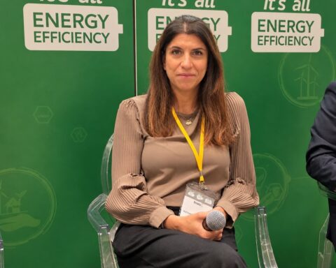 Alessandra Caponio, Head of Environment di Italo, durante IT’S ALL ENERGY & EFFICIENCY 2026, illustra gli obiettivi di decarbonizzazione.